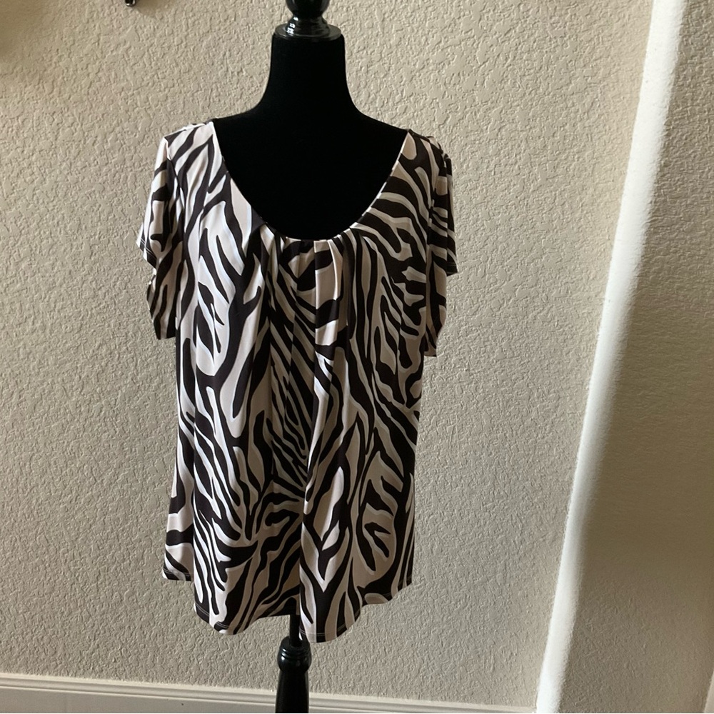 Worthington Black and White Short Sleeve Relaxed Blouse
